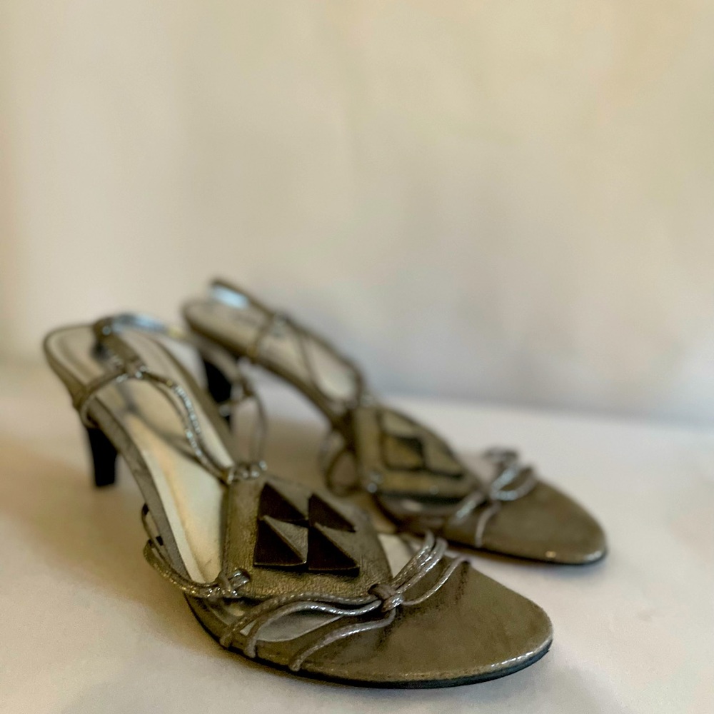Carlos by Carlos Santana Silver Sandals.  Sz. 9.5